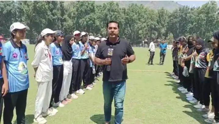 कश्मीर महिला क्रिकेट लीग: जाने क्या है महिला क्रिकेटरों की आकांक्षाएं