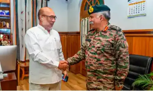 म्यांमार से 200 से अधिक मैतेई लोग लौटे,मणिपुर के मुख्यमंत्री का भारतीय सेना को बड़ा सलाम म्यांमार से 200 से अधिक मैतेई लोग लौटे,मणिपुर के मुख्यमंत्री का भारतीय सेना को बड़ा सलाम