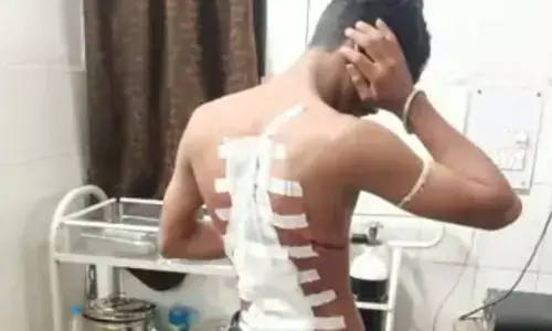 दंबगों ने पिता-पुत्र को बंधक बनाकर बेहरमी से पीटा,गंभीर हालत में एक दिल्ली रेफर, दंबगों ने पिता-पुत्र को बंधक बनाकर बेहरमी से पीटा,गंभीर हालत में एक दिल्ली रेफर,