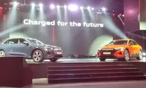 ऑडी Q8 ई-ट्रॉन और Q8 ई-ट्रॉन स्पोर्टबैक भारत में 1.13 करोड़ रुपये में हुए लॉन्च ऑडी Q8 ई-ट्रॉन और Q8 ई-ट्रॉन स्पोर्टबैक भारत में 1.13 करोड़ रुपये में हुए लॉन्च