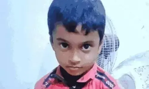 हॉस्टल में 14 साल के स्टूडेंट ने की हत्या,पहले ईंट से कूचा, फिर कपड़े से गला घोंटा हॉस्टल में 14 साल के स्टूडेंट ने की हत्या,पहले ईंट से कूचा, फिर कपड़े से गला घोंटा