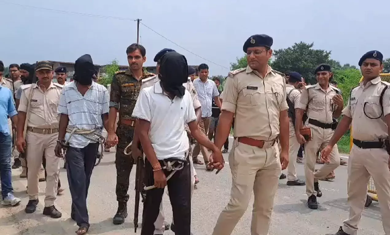 SHO नंद किशोर हत्याकांड का खुलासा, चार मोस्ट वांटेड अपराधी गिरफ्तार, हत्या वाली पिस्टल बरामद SHO नंद किशोर हत्याकांड का खुलासा, चार मोस्ट वांटेड अपराधी गिरफ्तार, हत्या वाली पिस्टल बरामद