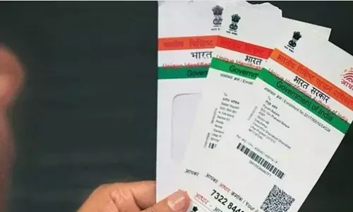 आधार घोटाला: सरकार ने फर्जी ईमेल या व्हाट्सएप संदेशों के बारे में जारी की सख्त चेतावनी