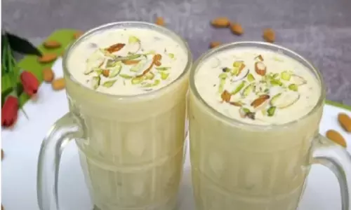 काजू बादाम शेक: अपनी गर्मियों के लिए आज़माएँ इस स्वादिष्ट रेसिपी को काजू बादाम शेक: अपनी गर्मियों के लिए आज़माएँ इस स्वादिष्ट रेसिपी को