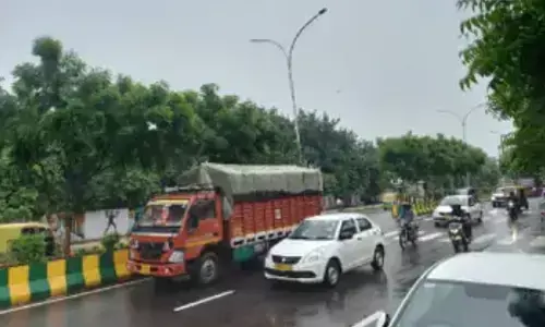 बारिश से नोएडा का मौसम हुआ सुहाना, हवा का क्वालिटी इंडेक्स भी पहुंचा ऊपर बारिश से नोएडा का मौसम हुआ सुहाना, हवा का क्वालिटी इंडेक्स भी पहुंचा ऊपर