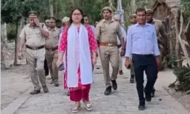 यूपी आवासीय विद्यालय में अचानक हुए इंस्पेक्शन के बाद छात्रावास से 89 लड़कियां मिली गायब,एफआईआर दर्ज यूपी आवासीय विद्यालय में अचानक हुए इंस्पेक्शन के बाद छात्रावास से 89 लड़कियां मिली गायब,एफआईआर दर्ज
