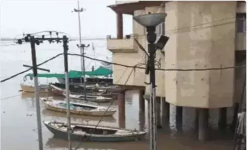 आगरा में आज बारिश के आसार नहीं लेकिन कानपुर का है बुरा हाल, तापमान में आई गिरावट आगरा में आज बारिश के आसार नहीं लेकिन कानपुर का है बुरा हाल, तापमान में आई गिरावट