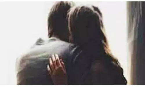 नदी मे कूदने का MSG मिलने पर 5 दिन तक नदी मे लाश तलाश रही थी पुलिस, मथुरा मे आशिक के रूम से हुई बरामद नदी मे कूदने का MSG मिलने पर 5 दिन तक नदी मे लाश तलाश रही थी पुलिस, मथुरा मे आशिक के रूम से हुई बरामद