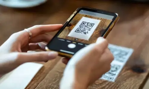 QR कोड धोखाधड़ी से रहें सावधान ! सुरक्षित UPI भुगतान के लिए जाने महत्वपूर्ण सुझाव QR कोड धोखाधड़ी से रहें सावधान ! सुरक्षित UPI भुगतान के लिए जाने महत्वपूर्ण सुझाव