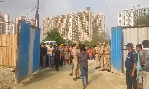 Ghaziabad News: टीएंडटी पर मंडराया मौत का साया: इस बार सिद्धार्थ विहार स्थित टी होम्स में एक साथ तीन मौत  Ghaziabad News: टीएंडटी पर मंडराया मौत का साया: इस बार सिद्धार्थ विहार स्थित टी होम्स में एक साथ तीन मौत