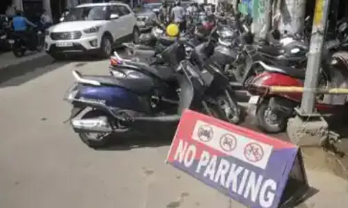 लखनऊ के नो-पार्किंग जोन से हटाये गये वाहनों में से 20% वाहन वीआईपी लोगों के लखनऊ के नो-पार्किंग जोन से हटाये गये वाहनों में से 20% वाहन वीआईपी लोगों के