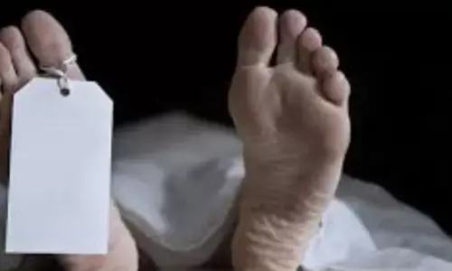 अलीगढ़ जेल के एक और कैदी की फेफड़ों के संक्रमण से मौत,परिजनों ने जेल अधिकारियों पर प्रताड़ना का लगाया आरोप अलीगढ़ जेल के एक और कैदी की फेफड़ों के संक्रमण से मौत,परिजनों ने जेल अधिकारियों पर प्रताड़ना का लगाया आरोप