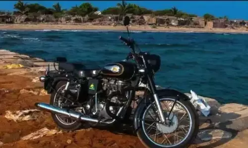 Gen-Z 2023 रॉयल एनफिल्ड बुलेट 350 के फीचर्स और मुख्य विवरण डेब्यू से पहले हो गए लीक Gen-Z 2023 रॉयल एनफिल्ड बुलेट 350 के फीचर्स और मुख्य विवरण डेब्यू से पहले हो गए लीक