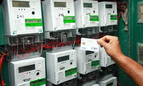 स्मार्ट मीटर का विरोध क्यों हो रहा है? पढिए रवीश कुमार की ये रिपोर्ट स्मार्ट मीटर का विरोध क्यों हो रहा है? पढिए रवीश कुमार की ये रिपोर्ट