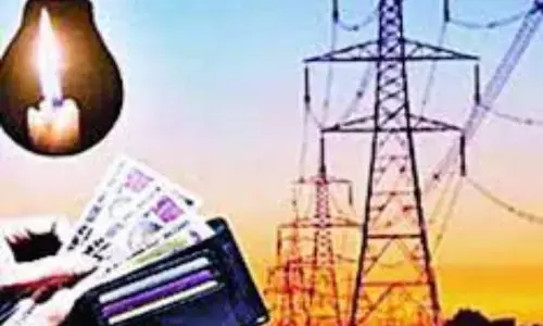 यूपी में एक रुपए प्रति यूनिट तक महंगी हो सकती है बिजली, जानिए कब से लागू होगा नियम यूपी में एक रुपए प्रति यूनिट तक महंगी हो सकती है बिजली, जानिए कब से लागू होगा नियम