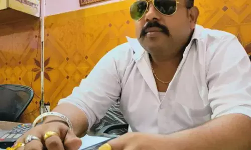 गाजियाबाद में वकील की चेम्बर में घुसकर हत्या, पुलिस आरोपियों की तलाश में जुटी