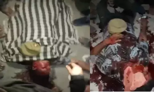 लाश पर खाकी टोपी:  दबिश देने गई पुलिस से धक्का मुक्की में शहजाद छत से नीचे गिरा, पुलिस कर्मियों का जान बचाकर भागते हुए वीडियो हुआ वायरल लाश पर खाकी टोपी:  दबिश देने गई पुलिस से धक्का मुक्की में शहजाद छत से नीचे गिरा, पुलिस कर्मियों का जान बचाकर भागते हुए वीडियो हुआ वायरल