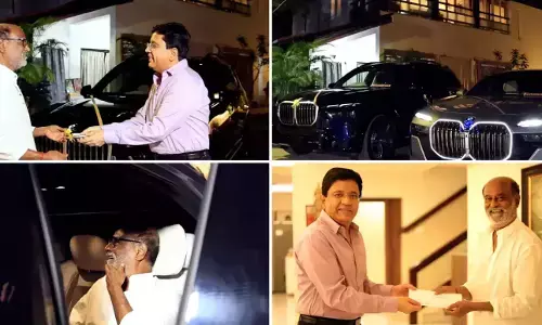 जेलर फिल्म की सफलता के बाद रजनीकांत के घर दो लग्जरी गाड़ी लेकर पहुंचा प्रोड्यूसर, साथ ही 100 करोड़ का चेक भी सौंपा जेलर फिल्म की सफलता के बाद रजनीकांत के घर दो लग्जरी गाड़ी लेकर पहुंचा प्रोड्यूसर, साथ ही 100 करोड़ का चेक भी सौंपा