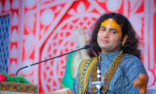 हिंदू वाले बयान पर स्वामी प्रसाद पर बोले कथावाचक अनिरुद्धाचार्य, कहा- उल्लू को सूर्य नहीं दिखता