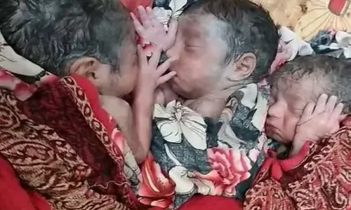 यूपी के हाथरस महिला ने 15 मिनट के अन्दर दिया इतने बच्चों को जन्म! यूपी के हाथरस महिला ने 15 मिनट के अन्दर दिया इतने बच्चों को जन्म!