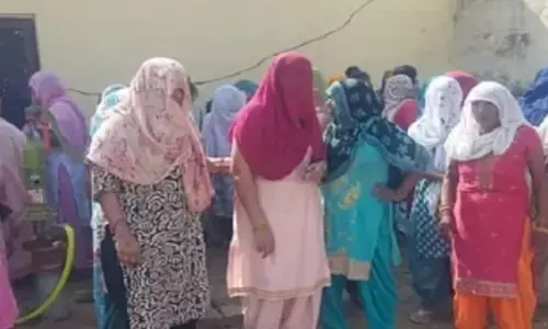 नोएडा में डबल मर्डर से हड़कंप, चाचा भतीजे को फावड़े से काट डाला, एक की मौके पर मौत दूसरे ने अस्पताल में तोड़ा दम नोएडा में डबल मर्डर से हड़कंप, चाचा भतीजे को फावड़े से काट डाला, एक की मौके पर मौत दूसरे ने अस्पताल में तोड़ा दम