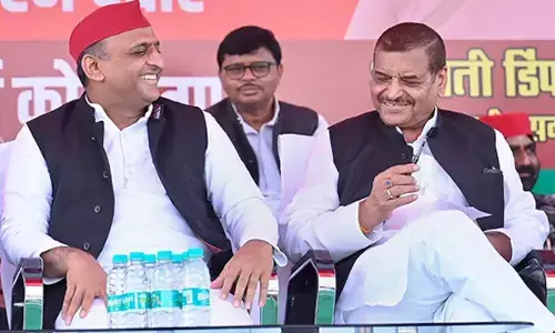 इस मुस्कान में छिपे है कई राज, घोसी में फिर पास हुए शिवपाल! इस मुस्कान में छिपे है कई राज, घोसी में फिर पास हुए शिवपाल!