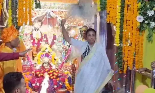 मंत्री को राजा बनाने के लिए महारानी को जेल ? मंत्री को राजा बनाने के लिए महारानी को जेल ?