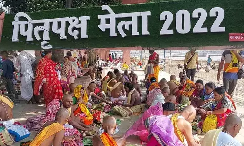 पूरे विश्व में पितृ मोक्ष के लिए जाने जाने वाले गया पर केंद्र भी दे विशेष ध्यान, इसी माह हो रहा पितृ पक्ष आरंभ। सीता माता ने भी किया था गया में पिंडदान पूरे विश्व में पितृ मोक्ष के लिए जाने जाने वाले गया पर केंद्र भी दे विशेष ध्यान, इसी माह हो रहा पितृ पक्ष आरंभ। सीता माता ने भी किया था गया में पिंडदान