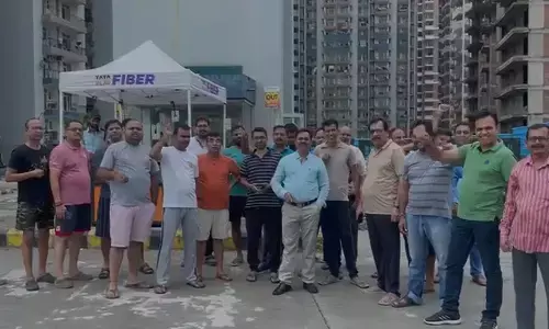 Noida News: वेदांतम सोसाइटी में निकला सांप मेंटेनेंस ऑफिस बंद 5 वर्ष से बेसमेंट में भरा हुआ है पानी निवासी परेशान