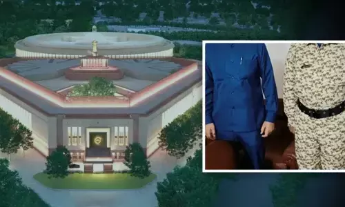 New Parliament : नई संसद के लिए होगा नया ड्रेस कोड, अब इस ड्रेस में नजर आएंगे कर्मचारी! New Parliament : नई संसद के लिए होगा नया ड्रेस कोड, अब इस ड्रेस में नजर आएंगे कर्मचारी!