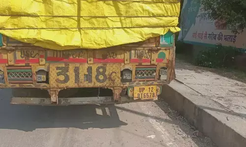 मुजफ्फरनगर : ट्रक चालक ने बाइक सवार को मारी जोरदार टक्कर, ड्यूटी पर जा रहे बाइक सवार होमगार्ड की मौके पर दर्दनाक मौत मुजफ्फरनगर : ट्रक चालक ने बाइक सवार को मारी जोरदार टक्कर, ड्यूटी पर जा रहे बाइक सवार होमगार्ड की मौके पर दर्दनाक मौत