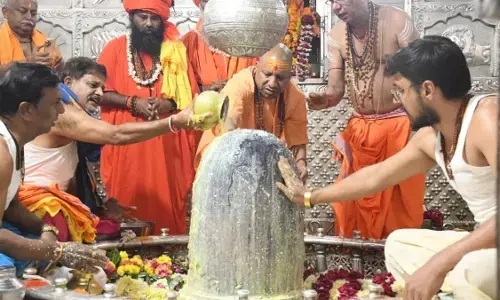 CM Yogi arrived to see Mahakal, did darshan and worship