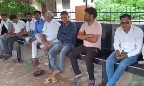 नहर में कूदे शिक्षा मित्र का शव बरामद, परिवार में मचा कोहराम नहर में कूदे शिक्षा मित्र का शव बरामद, परिवार में मचा कोहराम