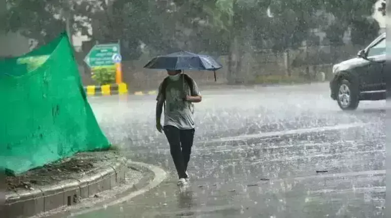 It will rain in these districts of UP, know how the weather will be today It will rain in these districts of UP, know how the weather will be today