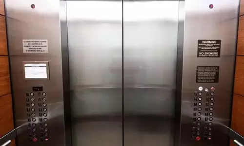 ग्रेटर नोएडा में बड़ा हादसा : आम्रपाली ड्रीम वैली में निर्माणाधीन बिल्डिंग की लिफ्ट गिरी, 4 लोगों की मौत... ग्रेटर नोएडा में बड़ा हादसा : आम्रपाली ड्रीम वैली में निर्माणाधीन बिल्डिंग की लिफ्ट गिरी, 4 लोगों की मौत...