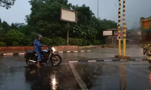 Weather was pleasant in UP today, chances of rain in many districts Weather was pleasant in UP today, chances of rain in many districts
