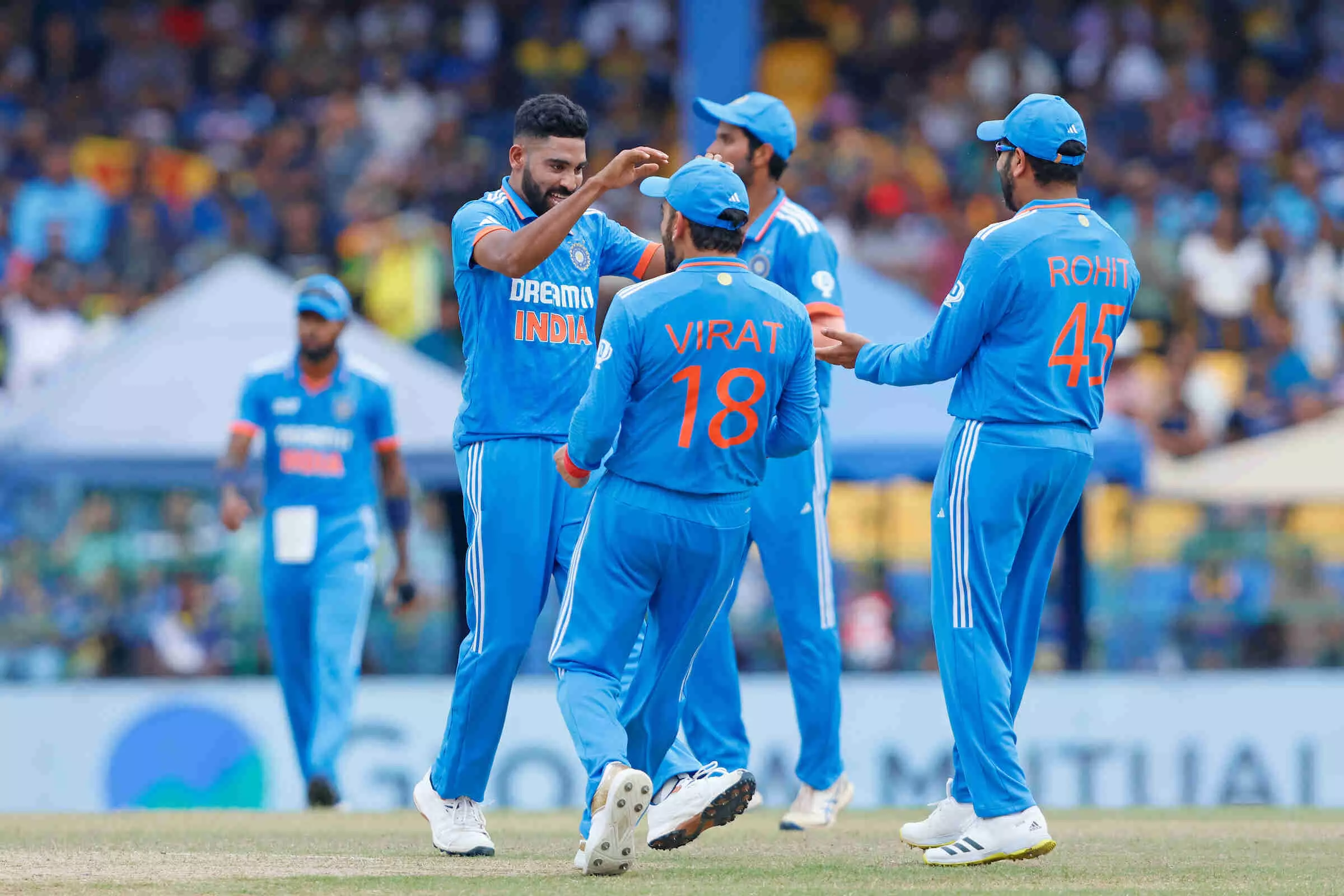 Asia Cup Final LIVE : एशिया कप फाइनल में श्रीलंका ने भारत को 51 रनों का दिया लक्ष्य, सिराज ने चटकाए 6 विकेट