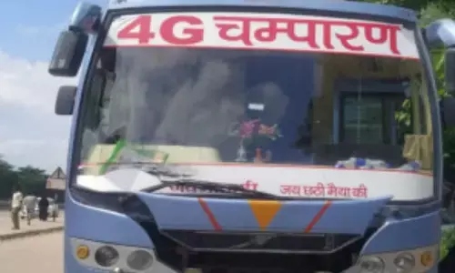 अवैध रूप से दिल्ली से बिहार फर्राटा भर रहीं स्लीपर बसें, चेकिंग के दौरान पकड़ी गई दोनों बसों का बीमा है समाप्त