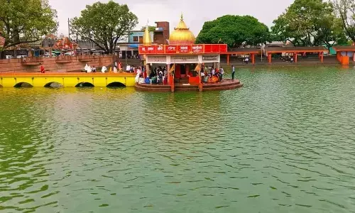 आज ही के दिन भगवान विष्णु ने वराह अवतार लेकर हिरण्याक्ष नाम के दैत्य को मारा था, जानिए पूरी कहानी आज ही के दिन भगवान विष्णु ने वराह अवतार लेकर हिरण्याक्ष नाम के दैत्य को मारा था, जानिए पूरी कहानी