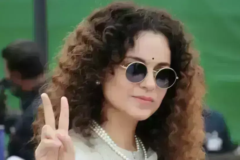 कंगना रनौत ने खुद को बताया बैटमैन, इंस्टाग्राम पर पोस्ट के जरिए की तारीफ कंगना रनौत ने खुद को बताया बैटमैन, इंस्टाग्राम पर पोस्ट के जरिए की तारीफ