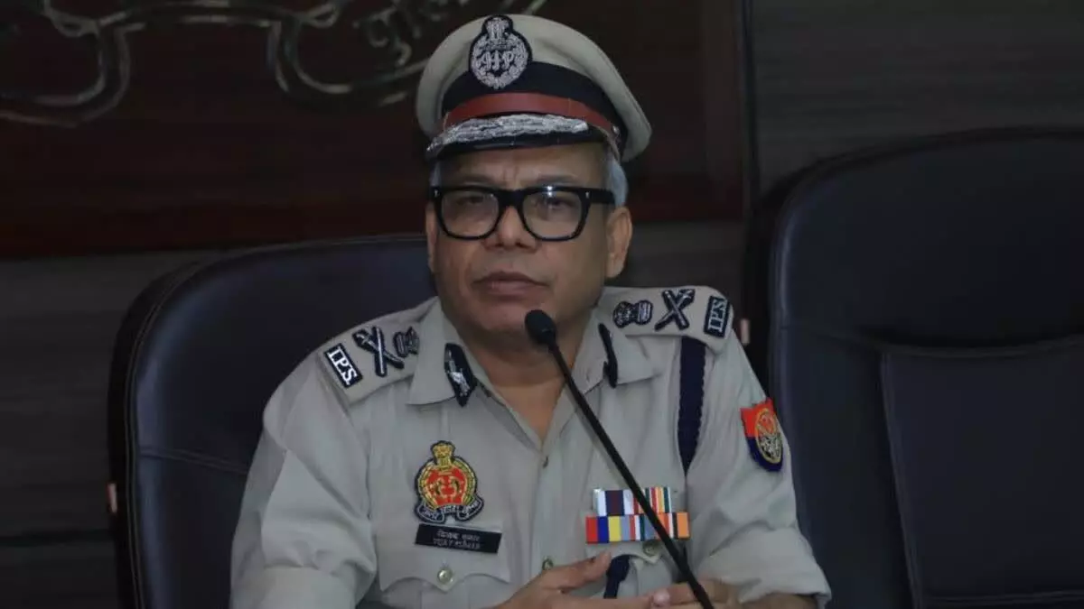 लोकसभा चुनाव के मद्देनजर पुलिसकर्मियों की स्थानांतरण नीति जारी, एक ही जिले में 3 साल पूरे होने पर होगा ट्रांसफर, आदेश जारी लोकसभा चुनाव के मद्देनजर पुलिसकर्मियों की स्थानांतरण नीति जारी, एक ही जिले में 3 साल पूरे होने पर होगा ट्रांसफर, आदेश जारी