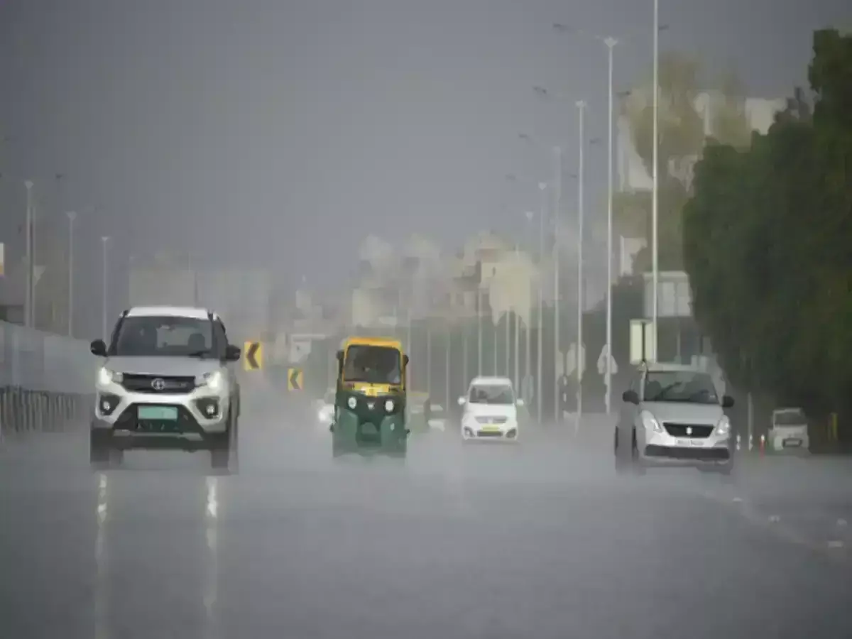 There may be rain in many districts of UP today, know the weather news There may be rain in many districts of UP today, know the weather news