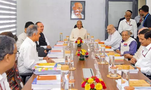 One Nation One Election : एक देश-एक चुनाव समिति की हुई पहली बैठक, जानिए- क्या लिया गया फैसला? One Nation One Election : एक देश-एक चुनाव समिति की हुई पहली बैठक, जानिए- क्या लिया गया फैसला?