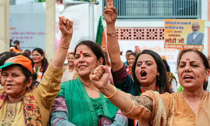 कांग्रेस का महिला सशक्तिकरण, भाजपा के लिए बढ़ी टेंशन! कांग्रेस का महिला सशक्तिकरण, भाजपा के लिए बढ़ी टेंशन!