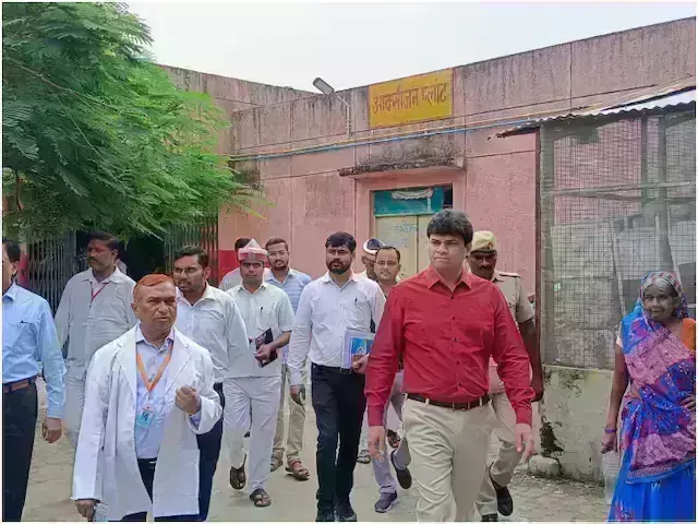 DM suddenly reached the hospital to see the reality of government schemes in Basti