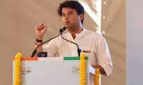 एमपी चुनाव में ज्योतिरादित्य सिंधिया के गढ़ में बीजेपी को मिल सकता है झटका, कांग्रेस को मिलेगा फायदा एमपी चुनाव में ज्योतिरादित्य सिंधिया के गढ़ में बीजेपी को मिल सकता है झटका, कांग्रेस को मिलेगा फायदा