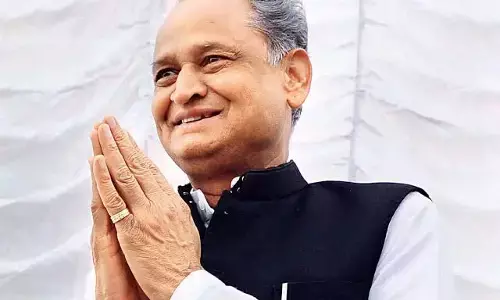 आखिर अशोक गहलोत को क्यों माँगनी पड़ी माफी?