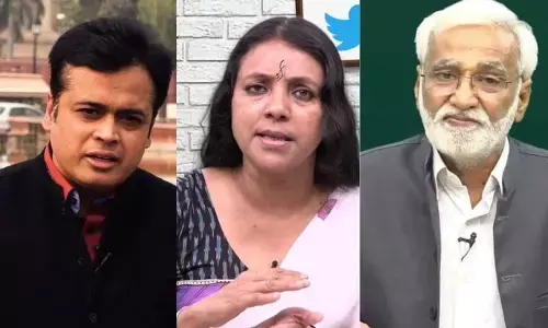 मीडिया पर सरकारी छापा और उसका अगला दिन, डराने-धमकाने की कोशिश, पर डरा हुआ कोई नहीं मिला मीडिया पर सरकारी छापा और उसका अगला दिन, डराने-धमकाने की कोशिश, पर डरा हुआ कोई नहीं मिला