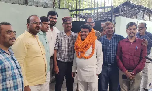 NMOPS के राष्ट्रीय अध्यक्ष विजय कुमार बंधु का लखनऊ वापसी पर हुआ जोरदार स्वागत NMOPS के राष्ट्रीय अध्यक्ष विजय कुमार बंधु का लखनऊ वापसी पर हुआ जोरदार स्वागत