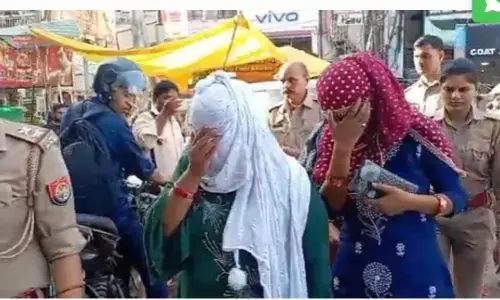 कानपुर शाहर में होटल में चल रहा था जिस्मफरोशी का धंधा और तभी पहुंची पुलिस! कानपुर शाहर में होटल में चल रहा था जिस्मफरोशी का धंधा और तभी पहुंची पुलिस!